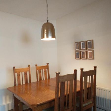 Spacious 2-Bed Apartment In 里辛 外观 照片